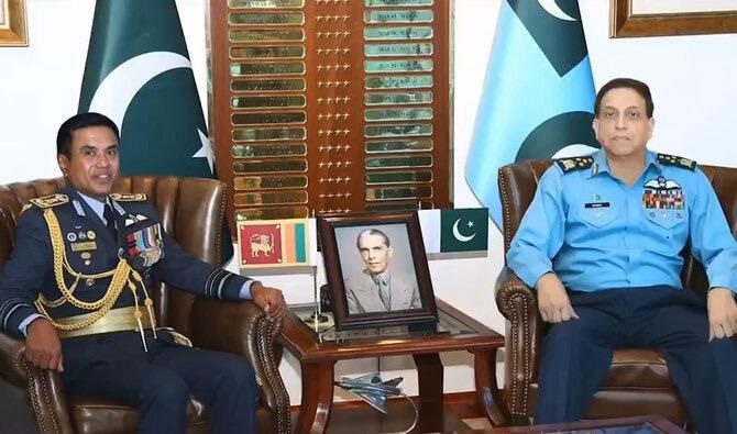 COMMANDER OF THE SRI LANKAN AIR FORCE CALLS ON AIR CHIEF